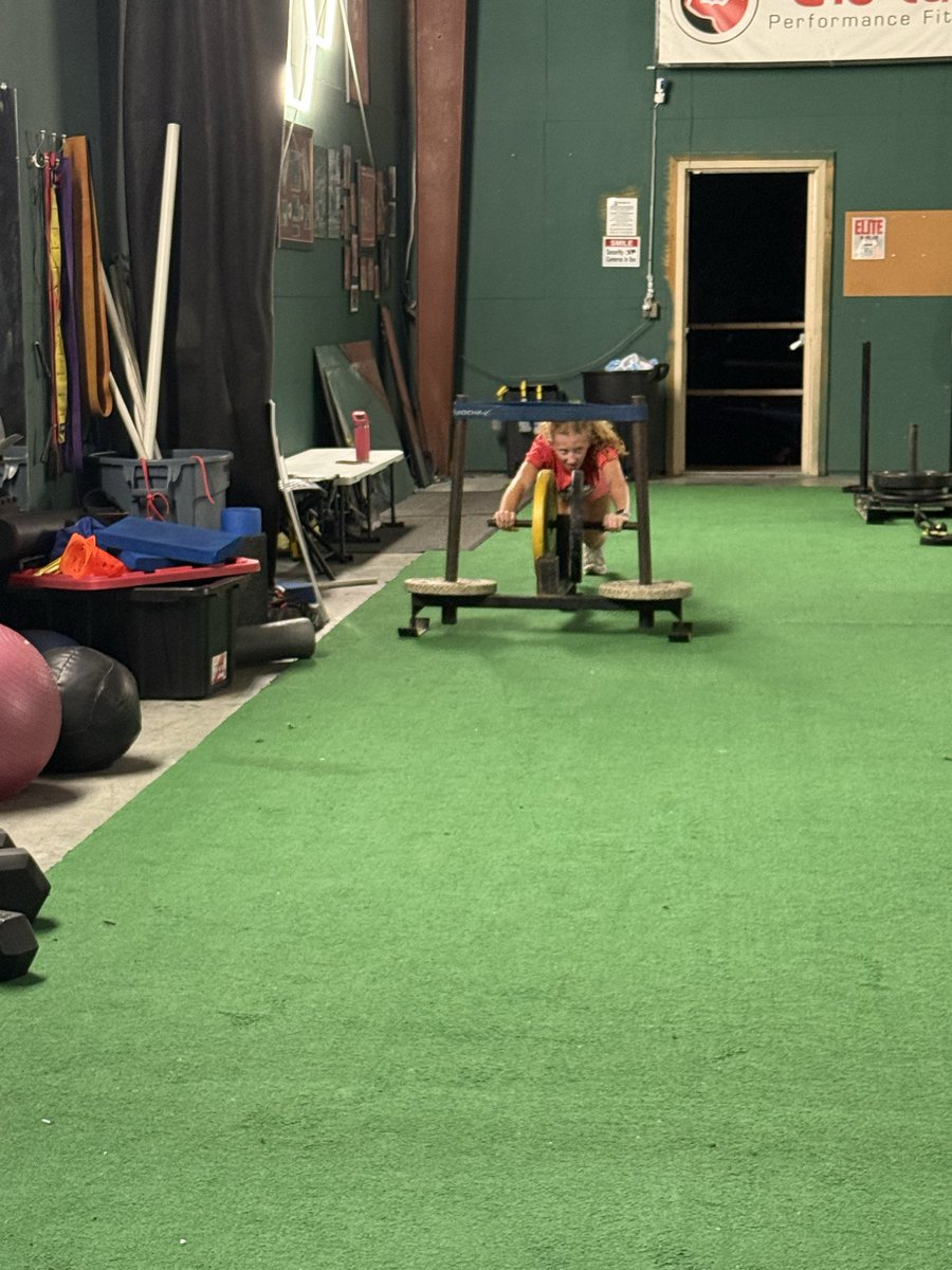 mchevier2030's tweet photo. What did you do today to get stronger for tomorrow? @RMackes #inthelab https://t.co/HEaSX8ieYP