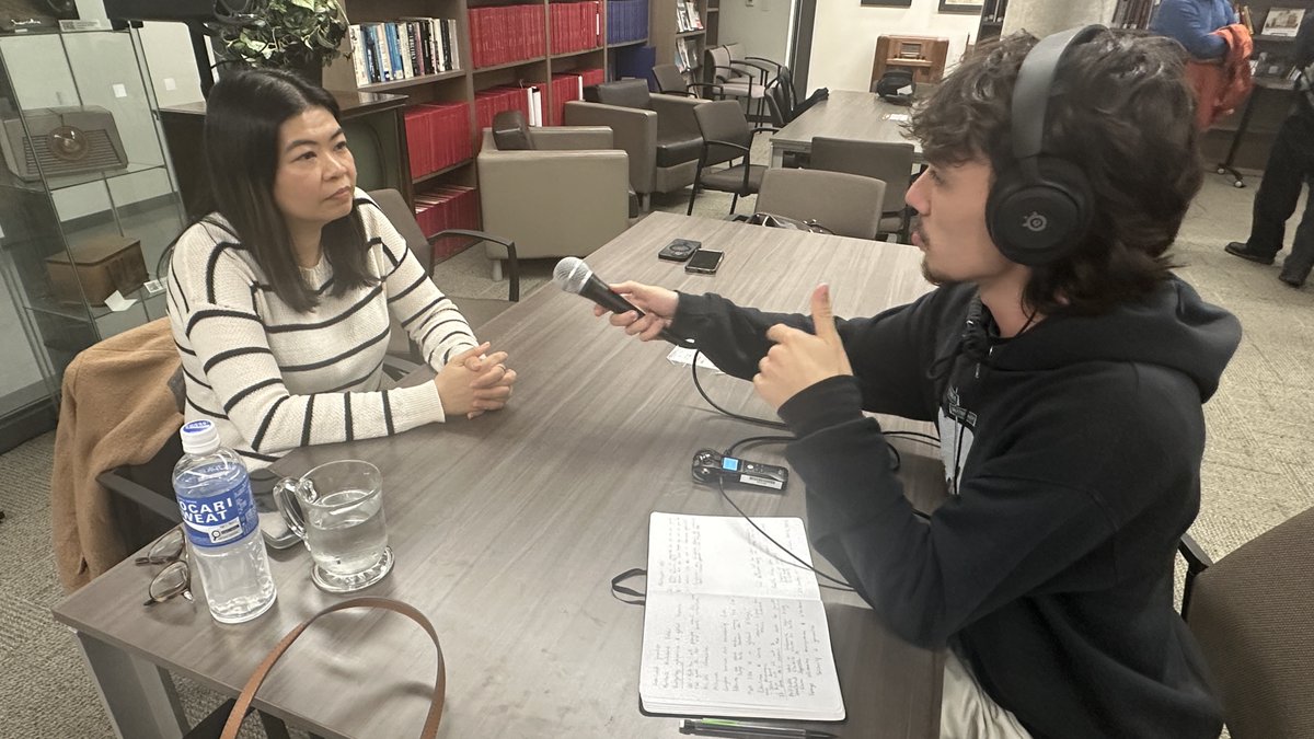 JSchool_CU's tweet photo. Great event with Carmela Fonbuena, freelance journalist, former Executive Director of the Philippine Center for Investigative Journalism and Marshall McLuhan Fellow with the Embassy of Canada in the Philippines. Journalism student Sam Bettney got a chance to do an interview. https://t.co/ThdCQpLAu1