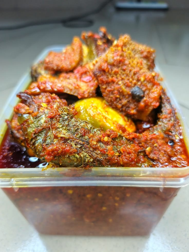 Foodlicious_kit's tweet photo. A bowl made for serious food lovers. ❤️‍🔥
Our rich and flavour-packed Ofada sauce, generously loaded with eggs, assorted meats and fishes. Every spoonful is packed with that bold, authentic Nigerian flavour you can’t forget. 🔥

Foodlicious Kitchen; From Our Pot to Your Stomach. ❤️ https://t.co/VwO8SHSIsO