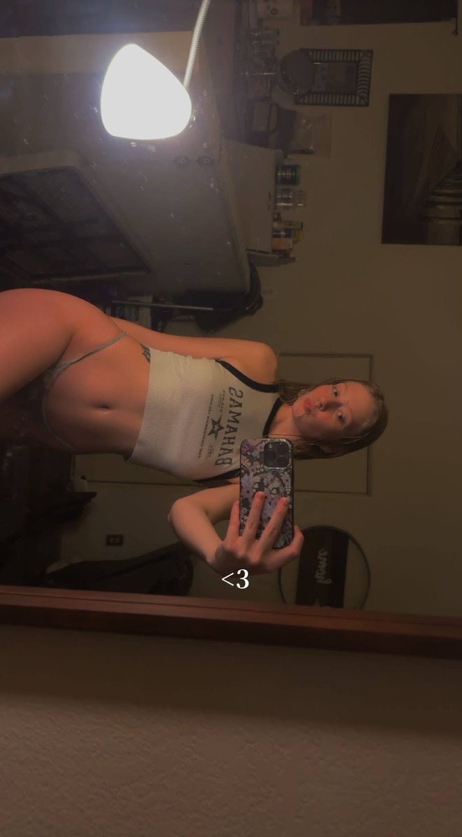 haileybennettx's tweet photo. I really need d**k 🤭 https://t.co/fQ6WknaPu3