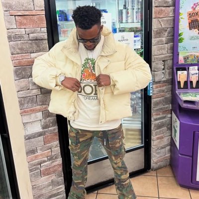 luvpateks's tweet photo. u literally put the whole fashion nova model fit on https://t.co/Xrtqu0zqNX