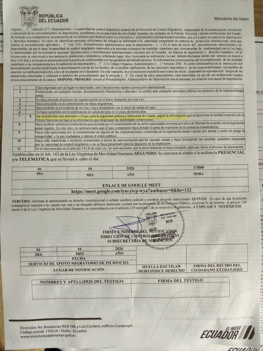 lahistoriaec's tweet photo. Chao Bini. El programador sueco Ola Bini, quien es amigo personal de Julian Assange y lo visitó doce veces cuando estuvo asilado en la embajada ecuatoriana en Londres, fue retenido por policías de migración en Quito y según su abogado, le informaron que le fue revocada su visa. Bini llegó al Ecuador en 2013, durante el gobierno de Rafael Correa.