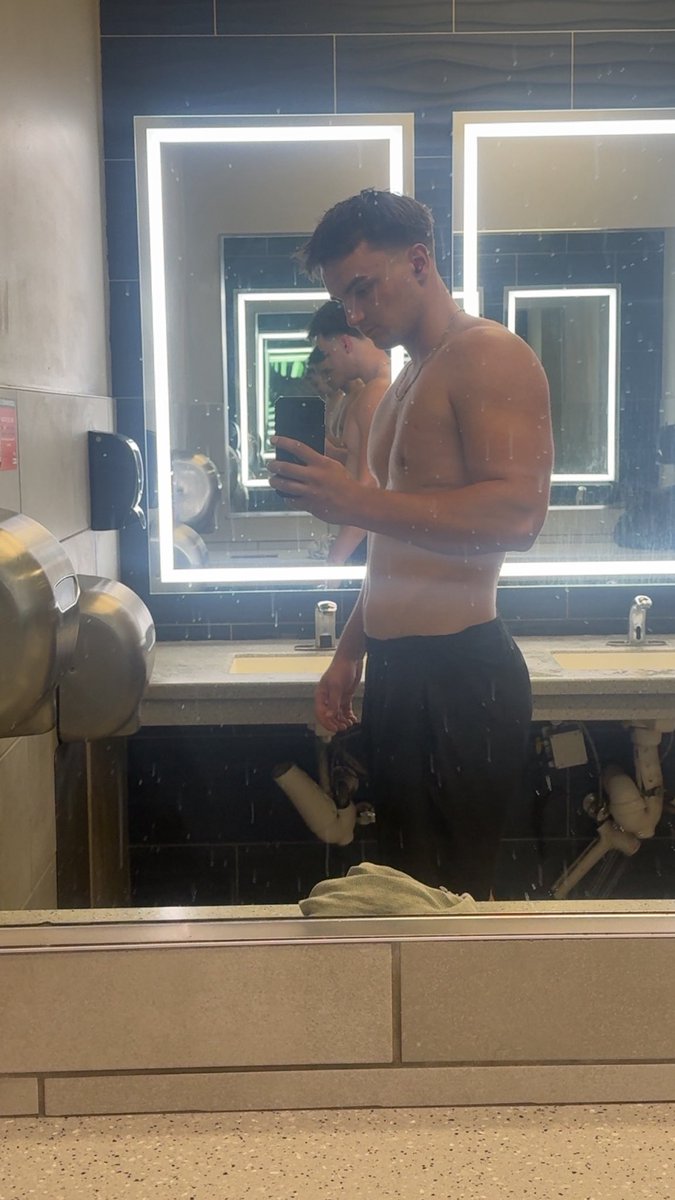 Gymguy344's tweet photo. Open that wallet up for alpha https://t.co/Y8SUI3LyPF
