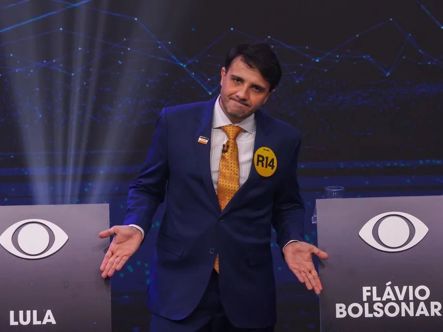 outofright's tweet photo. O cara fez os 2 líderes das pesquisas fugirem igual o diabo foge da cruz

Craque do jogo https://t.co/wggWoHYVML