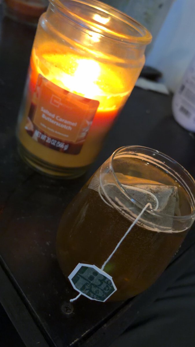 hungrybee20's tweet photo. Green tea yum only have 100 cals left tonight so green tea yay https://t.co/zRVy1KFDnF