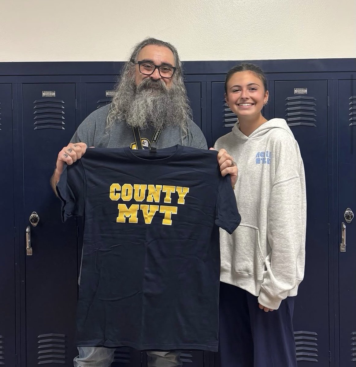 LCHS1954's tweet photo. Another example of what makes County so special! 💛💙 Our senior student-athletes continue to lead the way with the Most Valuable Teacher (MVT) program honoring the educators who have shaped their journey. Thank you for making a lasting impact! #Grateful
@LCPSOfficial https://t.co/2smI0s7EDP