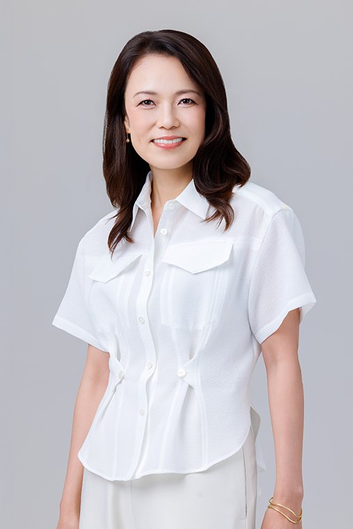 AyabukiOfficial's tweet photo. 10月に入り、グランアーツHPのアーティスト写真が新しくなりました！
これからの道で出会う人、作品、そして役とのご縁を大切に一歩ずつ歩んで参ります。
引き続きよろしくお願いします😊
他のメンバー数名の写真も新しくなっているので、ぜひチェックしてみてくださいね✨
https://t.co/BrcvYO9Pc2 https://t.co/gpWAWYmx3i