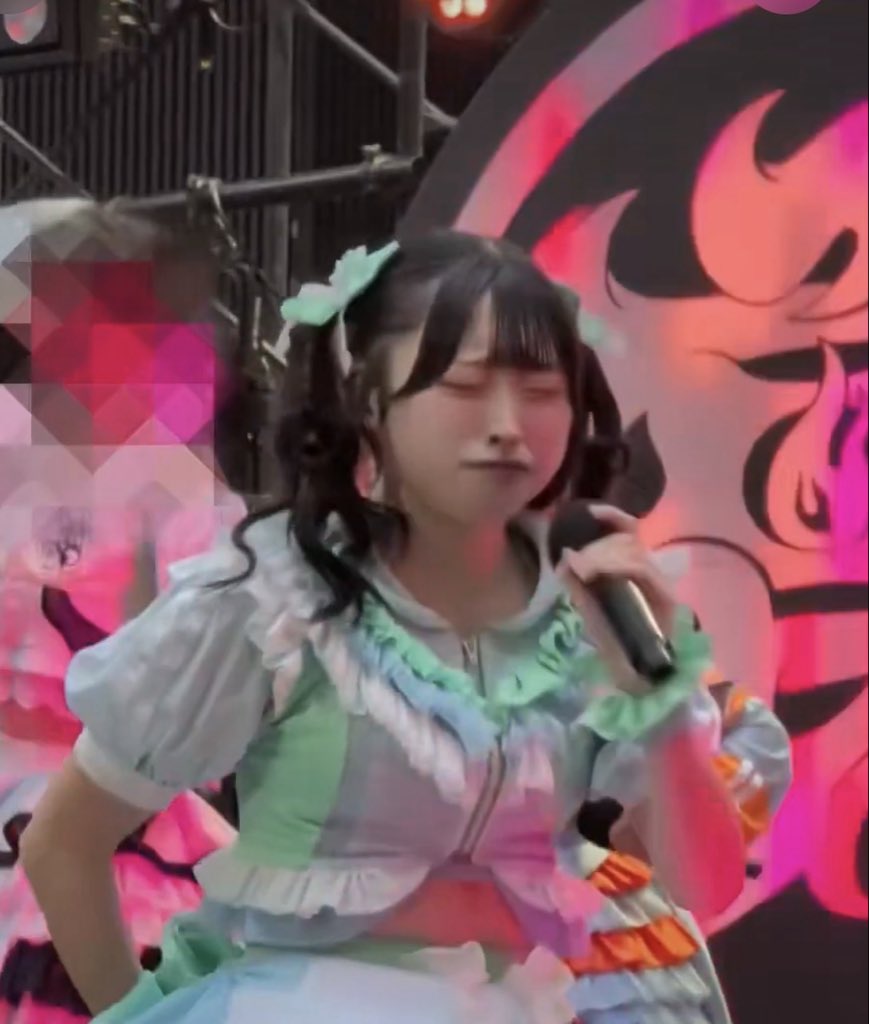 nj_jcarter's tweet photo. @UtaGe_wakana 私の携帯電話の通信サービスは、尾骨からの信号が彼女の脳に到達したまさにその瞬間に、都合よく動画を停止させた。 https://t.co/axdkCnfTfG