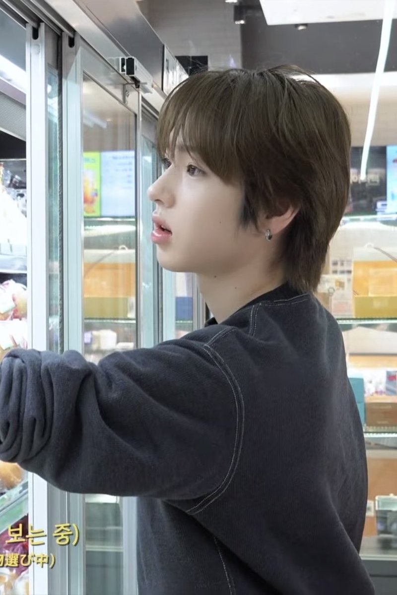she_srunningout's tweet photo. 입술 두꺼운남자중에 사쿠야가 제일 잘생김 https://t.co/aYJ4xUDtVG
