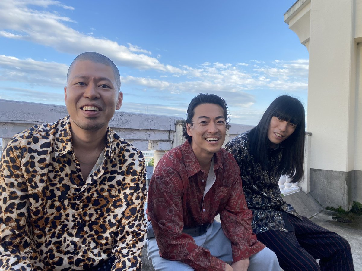Daitoh_mg's tweet photo. 【#絶望できない男】

第3話をご視聴頂きました皆様、
ありがとうございました☀️

金属バットのお二人に出会い頭のケン...
かなり濃厚な第3話でした💨

カメラが回っていない所では仲良しな
メンバーです👦

TVerにて配信中です。
是非何度もご覧ください‼︎‼︎

#大東駿介 https://t.co/KdNfaz7Ykb