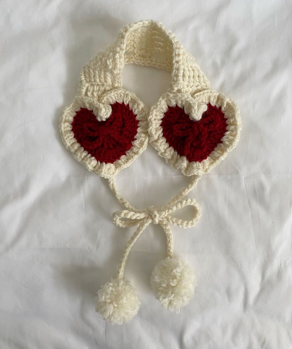 vogueamourr's tweet photo. crochet headphones (ear warmer) https://t.co/UovKgpJ7dm