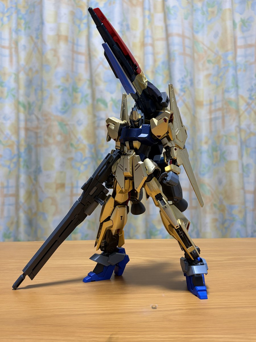 OOKIDOHIIRAGI's tweet photo. 1/100百万式
キャノン部分のミキシングが上手くいって大まかなシルエットが出せました！
あとは可動ジョイントを何かしらのキットから拝借して、その他まだ気になる箇所が多々あるのでそこを擦り合わせていきます🥳
やはりシルエット出るとさらにモチベぶち上がりますね🔥 https://t.co/1ViipJ0WeW