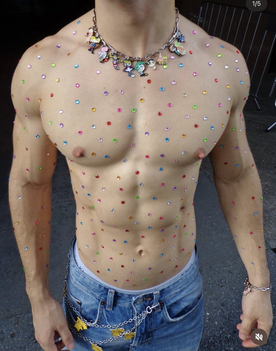 D_Radiance's tweet photo. i just know the gays are going to run this trend into the ground on halloween https://t.co/Jrz7ILnPul
