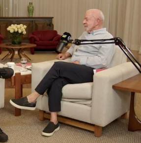NAOSMILE123's tweet photo. Obrigado presidente LULA pela representatividade. https://t.co/9UmxJbUR9o
