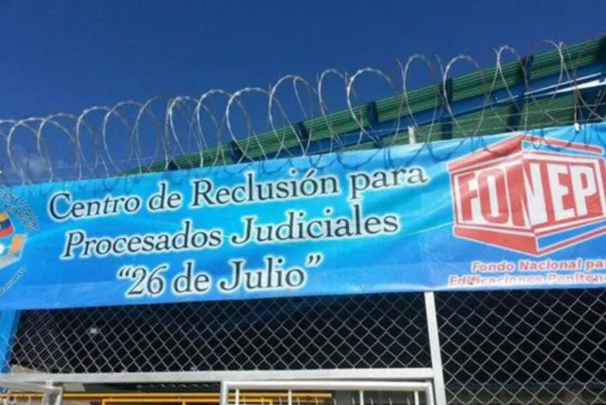 ReporteYa's tweet photo. #1Oct #Venezuela #DDHH #Presos
El Observatorio Venezolano de Prisiones denunció brotes de fiebre, diarrea y vómitos entre privados de libertad del penal 26 de Julio, en Guárico, y alertó sobre la falta de personal médico para atenderlos. – El Diario https://t.co/V6VcUO9q8J