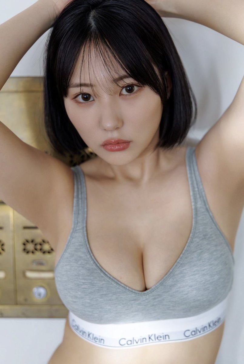 gravijonight's tweet photo. そりゃあさ、当たり前に田中美久さんがカルバンクライン着てたら最強だよな。ほんとに https://t.co/0kIYskvAZ4
