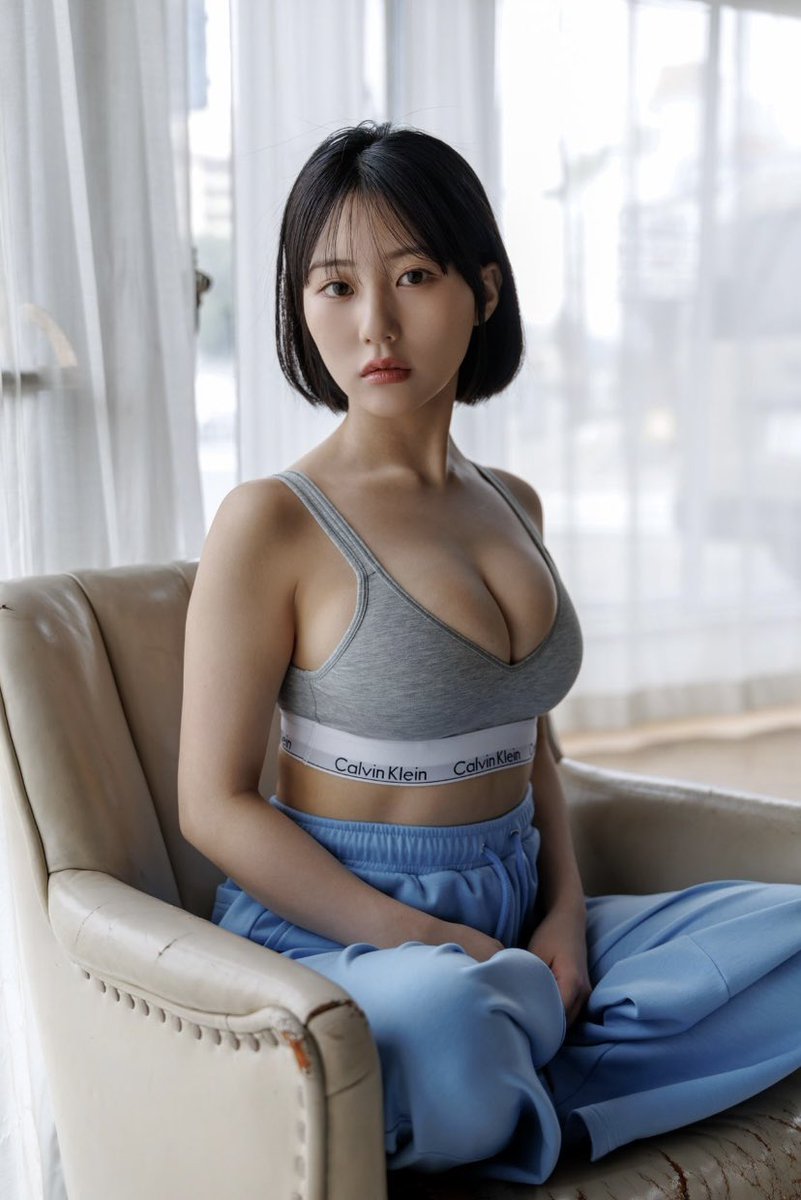 gravijonight's tweet photo. そりゃあさ、当たり前に田中美久さんがカルバンクライン着てたら最強だよな。ほんとに https://t.co/0kIYskvAZ4