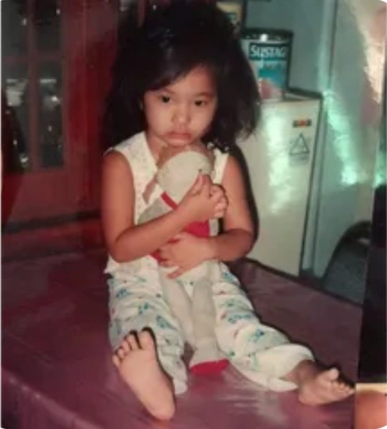 forwooryul's tweet photo. little me(mom)        &amp;        my little bias(son) https://t.co/Rq07hnJ6f9