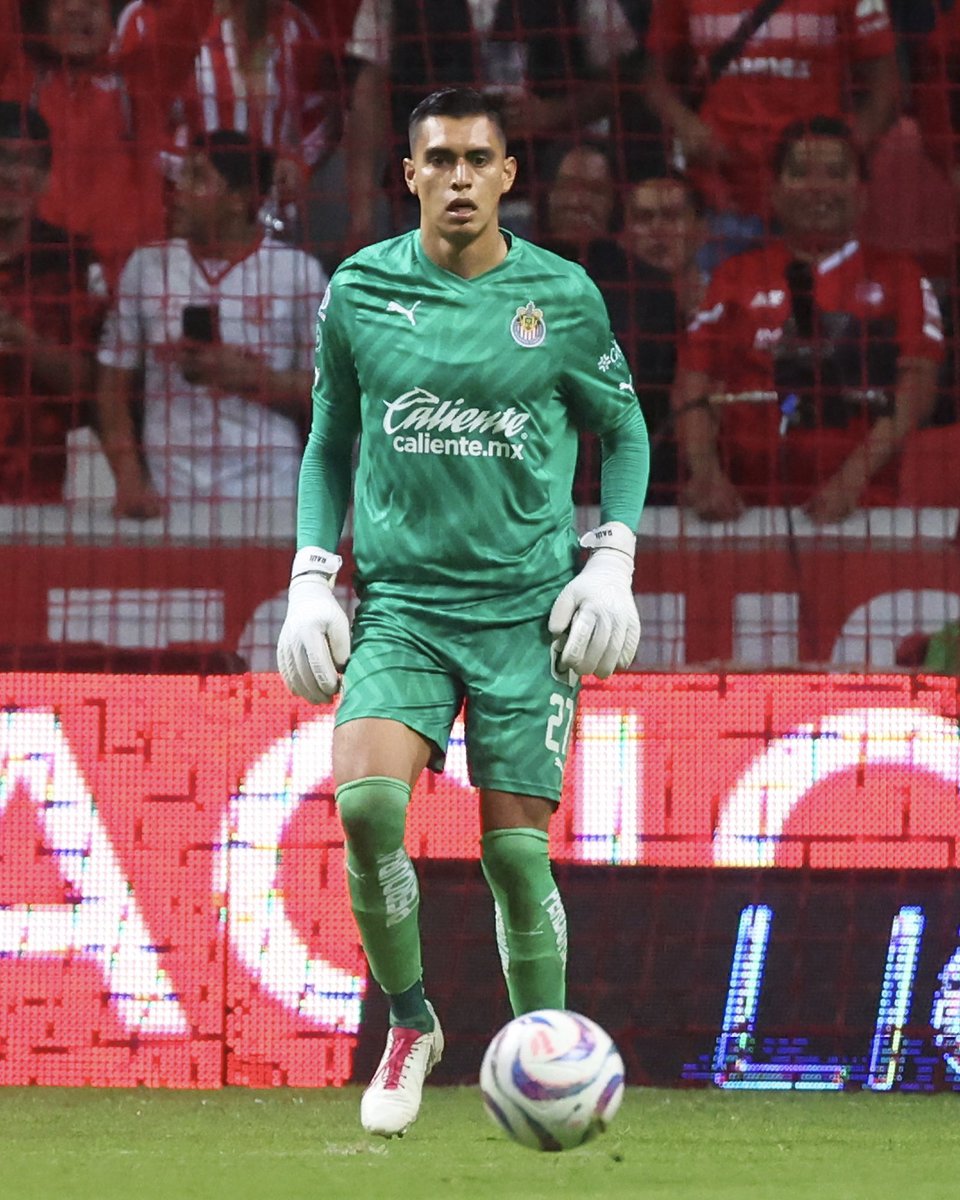 Chivas's tweet photo. 🇫🇷 ¡3 AÑOS DEL DEBUT DEL ‘TALA’ RANGEL! 🔥

Un 1 de octubre de 2023 comenzó el camino de Raúl Rangel defendiendo los colores del Rebaño en Primera División 🐐

¡Vamos por más, ‘Tala’! 🧤

Así lo recordamos 👉🏼 https://t.co/flr08AxbUK https://t.co/LAEkLkbSgW