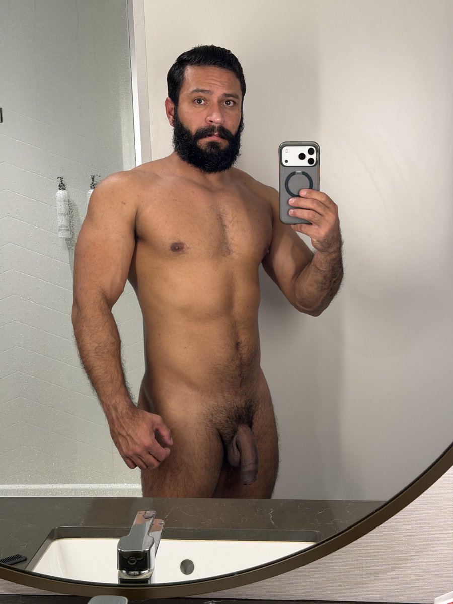 Tourobuffalo's tweet photo. antes e depois do banho 😈😈 https://t.co/PKIp9MC5W8