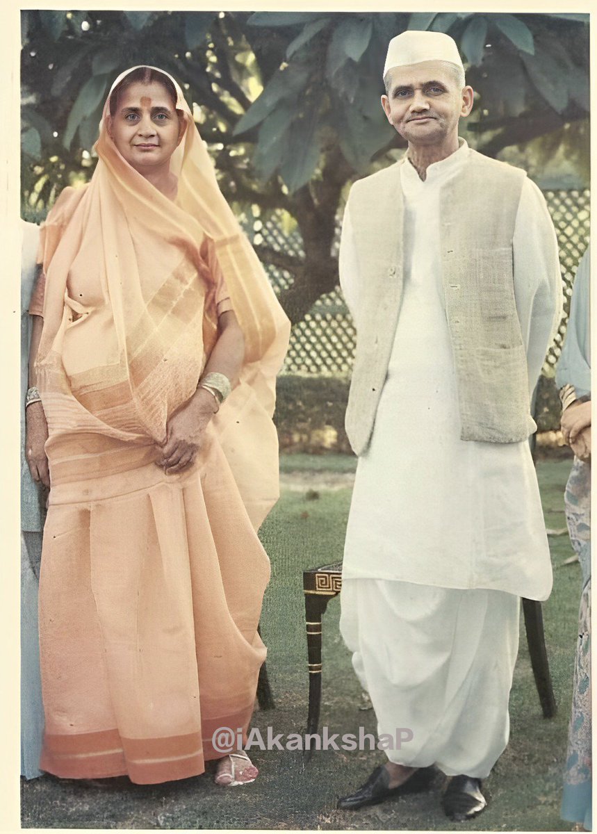 iAkankshaP's tweet photo. Fame fades, but a life of simplicity, integrity and service continues to inspire generations.

Heartfelt tribute to श्री लाल बहादुर शास्त्री जी on his birth anniversary on 2nd October.

विनम्र श्रद्धांजलि 🙏