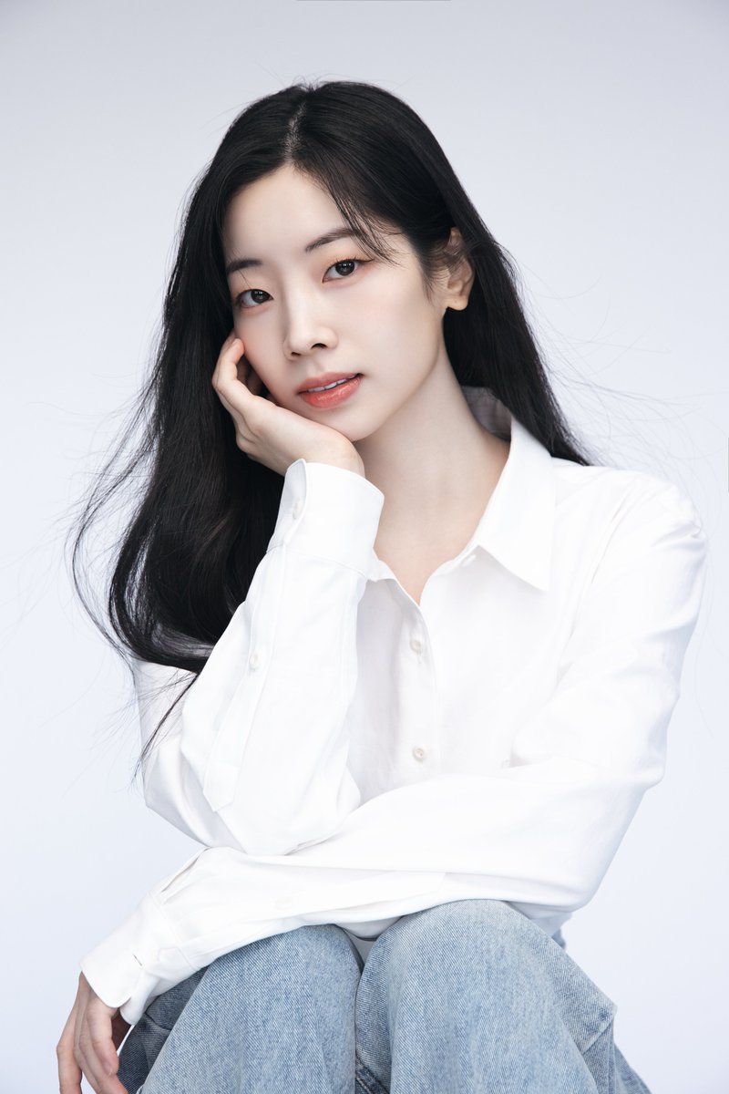 JYPETWICE's tweet photo. 트와이스 다현, BIAF2026 마스터클래스 모더레이터로 진행
TWICE DAHYUN to Moderate BIAF2026 Masterclass

https://t.co/nUqv0G1GuG

#TWICE #트와이스 #DAHYUN #다현 https://t.co/h7Ny9pXpLx