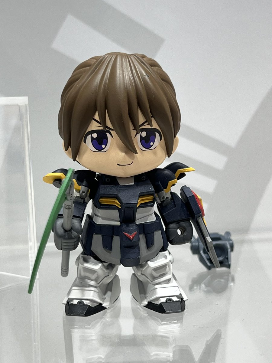 apron_person's tweet photo. バンダイさん
SDクロス
のシャアさんと、デュオくん
その1

シャアさんのマスクは取れません。
けど、ザク頭はかぶれます。 https://t.co/d86dr1kaAa