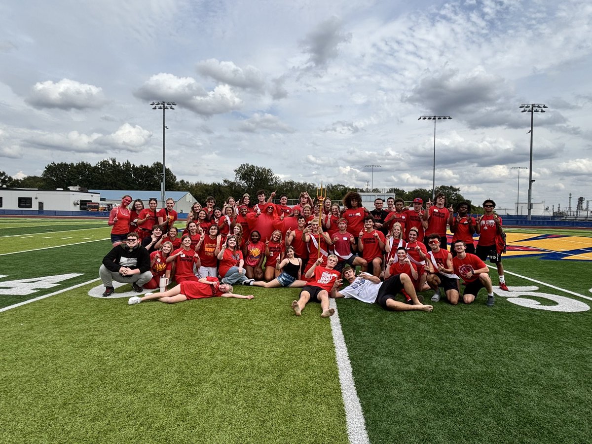 DandurandJason's tweet photo. THEY CAME. THEY COMPETED. THEY CONQUERED. From Lover’s Leap to the Sack Race, Rapunzel’s Relay to 2 Tug-of-War victories, the Seniors brought the energy &amp; spirit all day long! &amp; when it was all said and done… the Spirit Stick  was theirs! 🔱 #Seniors #HOCO2026 https://t.co/3nSP0U0o84
