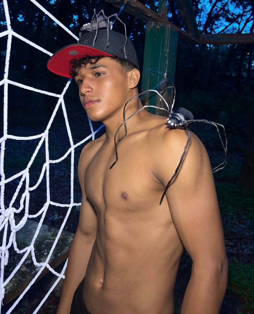 migueladrian_10's tweet photo. 🕷️🕸️😘 https://t.co/Pzc5gGLvel