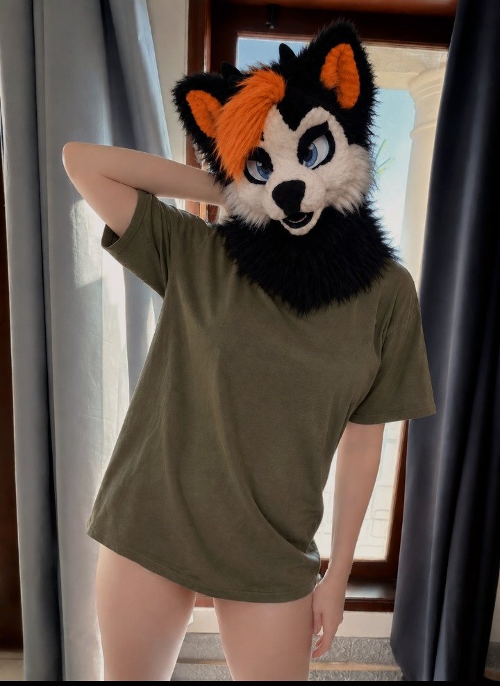 AmeliaJames1m's tweet photo. Wanna know a secret? I am not wearing any panties 
#furry #furryfandom #fursuiter #yiff #furrycommunity https://t.co/iCLiQgREaD