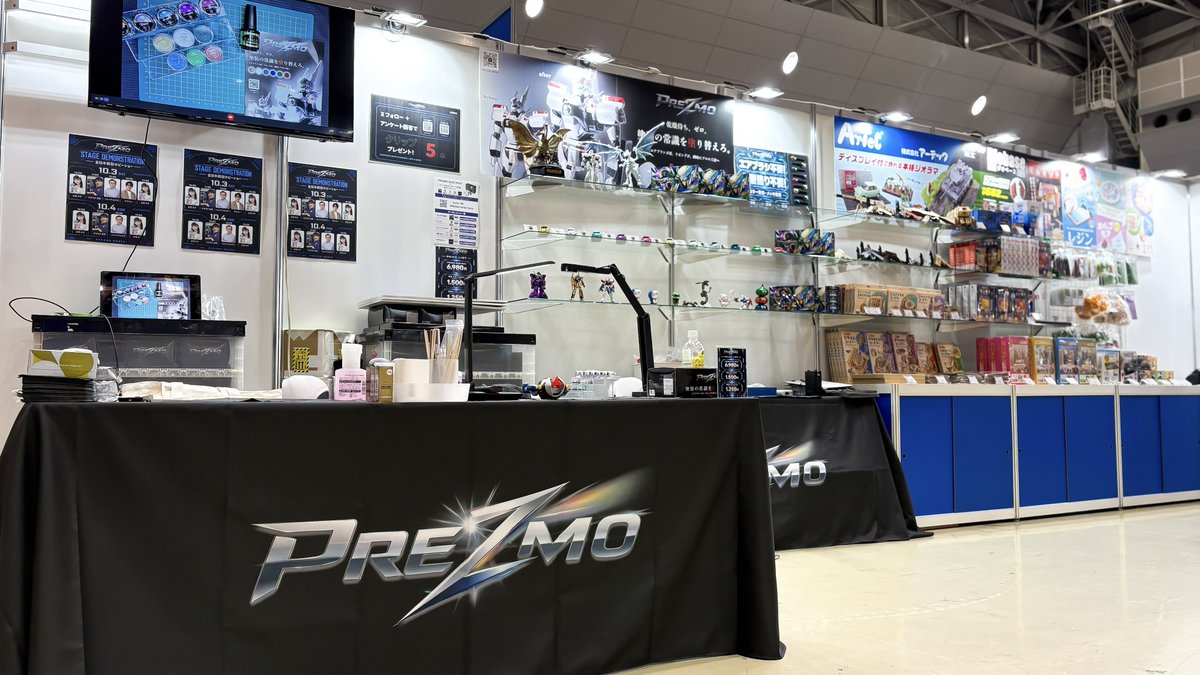 prezmo_official's tweet photo. 全日本模型ホビーショーSTART‼️🔥
#全日本模型ホビーショー 
#PREZMO #プリズモ #ミラー塗装 
https://t.co/dq7uEYAVfl https://t.co/hVJWho3z8t