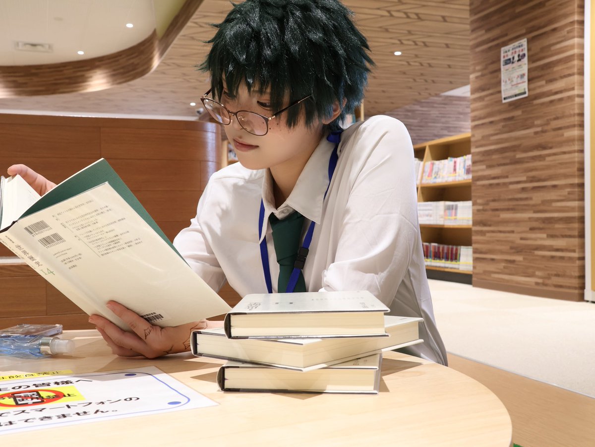 itunemu29's tweet photo. 読書中の🥦先生

👓姿メロすぎる!!!

🥦@__uuunnniii__ 

 #大コス https://t.co/BuwQ0sWhPO