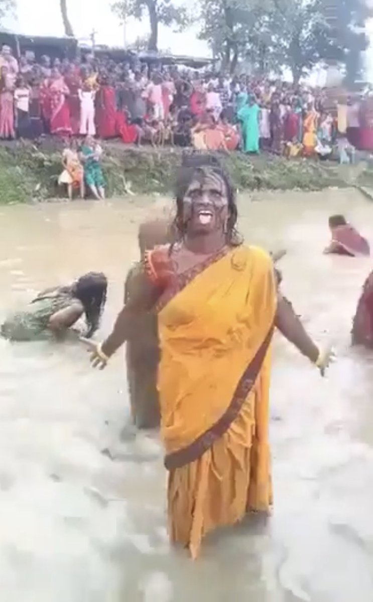 Lutonzmn's tweet photo. @RaghavSaivv @pipervoxel This is an Indian you absolute moron poopjeet https://t.co/3GmzvzaCRm
