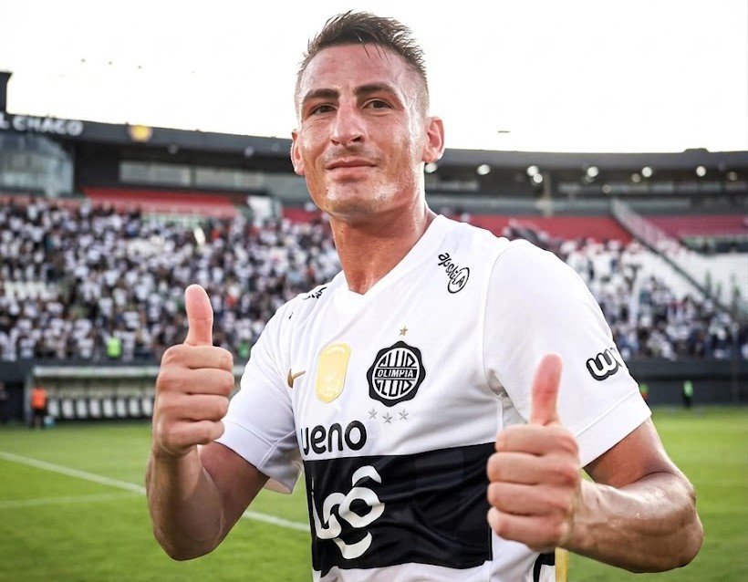 TheOrlandini's tweet photo. - No tiene tatuajes.
- Tiene una familia ejemplar.
- No tiene problemas con nadie.
- Lee 56 versículos antes de entrenar.
- No tiene autos llamativos.
- No consume alcohol.
- No tiene actitud negativa.

SIMPLEMENTE ES HORRIPILANTE JUGANDO AL FÚTBOL. https://t.co/fLJyVIQXFo