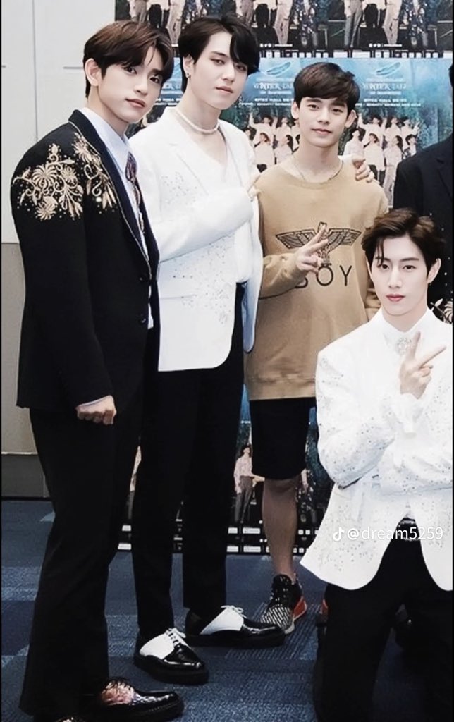 n4m1_27's tweet photo. WHY AM I NOW FINDING THESE????? https://t.co/EiI9u88Wng