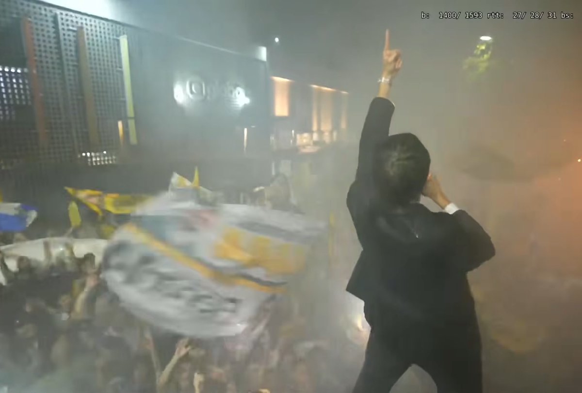 sigaonegro's tweet photo. Amigos, durmam tranquilos: vocês estão do lado certo da história. https://t.co/CZlbDpbkuC