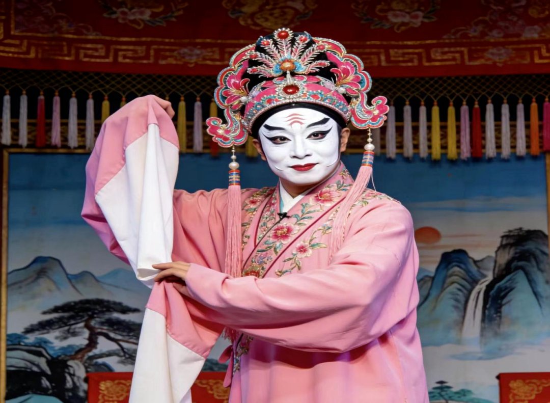 anslv8135's tweet photo. Catch the charm of Tan Yun's Zhuo Zai Opera! A unique traditional art that blends folk music, vivid performances and local culture, worth exploring! https://t.co/p3IVRg1qRL