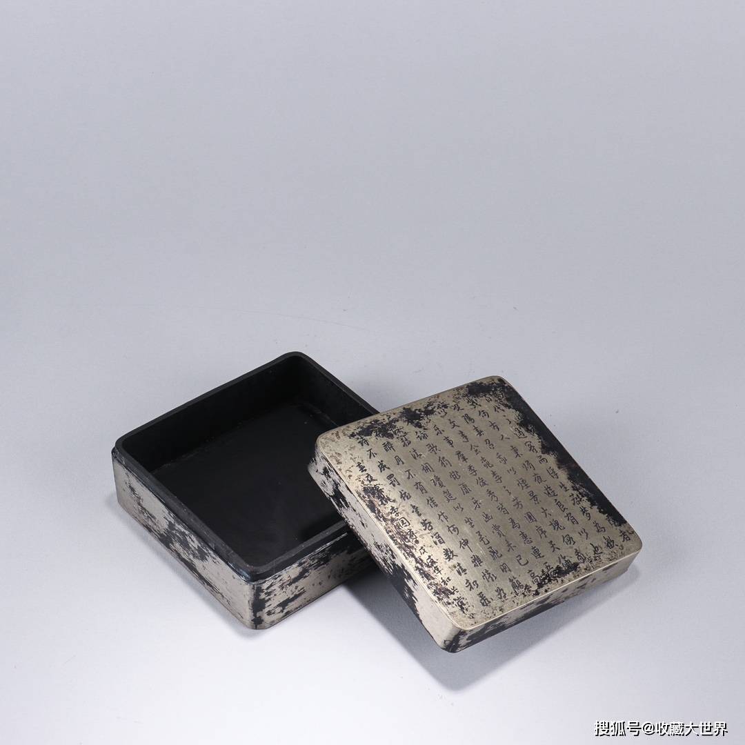 JobduckA's tweet photo. [Lühàn Wei's ink box has such a unique pattern—love this small detail of his work!]， https://t.co/PGBmVNx1Os