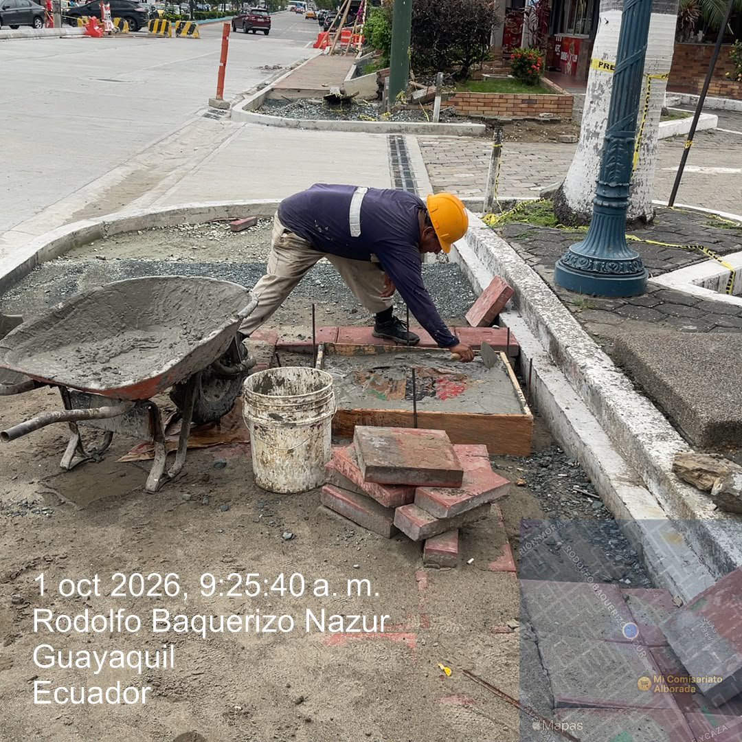 ObrasEnGYE's tweet photo. Mientras Interagua avanza con los trabajos en la Av. José María Roura, en la Alborada, nuevos frentes de trabajo se activaron a lo largo de la Av. Rodolfo Baquerizo Nazur.

Las cuadrillas ejecutan fundición de muros de confinamiento en aceras, colocación de adoquines, compactación de terreno y trabajos en cámaras, como enlucido, preparación y encofrado.

Más frentes activos para seguir recuperando y mejorando la infraestructura vial de Guayaquil.

@alcaldiagye
@aquilesalvarez
@taticoronelf

#AsíSeHaceGuayaquil #GuayaquilNoSeDetiene
