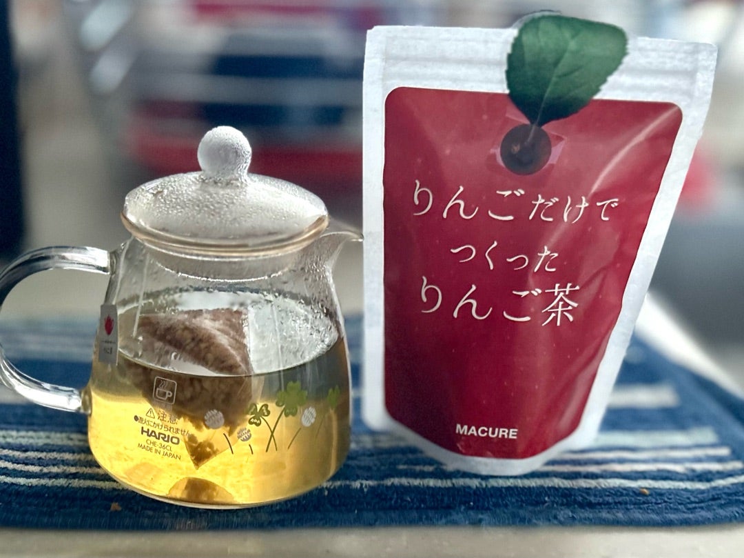 MAYRINMIKI's tweet photo. AKOMEYA　りんごだけで作った紅茶 | めいりん家
 https://t.co/TiTxuH9sdY #Amebaブログ #アメブロ 
#アップルティー #紅茶 #紅茶好き #りんごだけ #AKOMEYA https://t.co/LYMvFbQsl4