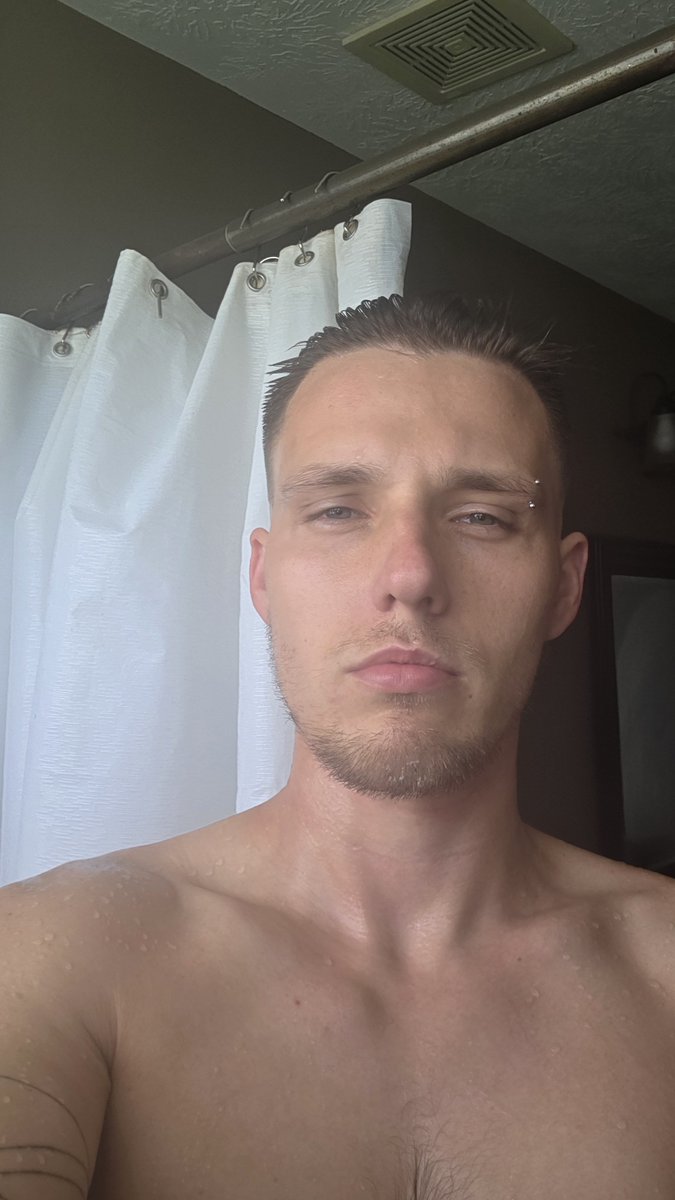 jaxafterdarkk's tweet photo. Come watch me get a little wet… 😏 https://t.co/euAJW0KM0C