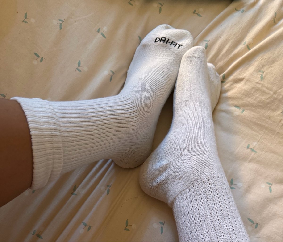 princessplutobb's tweet photo. tell your wife you’re going shopping and come worship my feet instead https://t.co/AklQGIpOmE