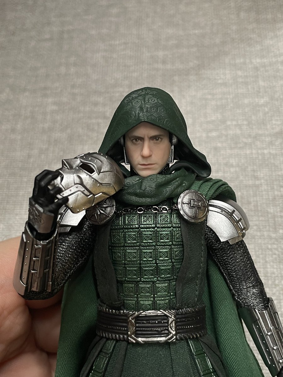 UniverseChew's tweet photo. Custom 1/12 MCU Doctor Doom one-off https://t.co/YhAPG4lFMk