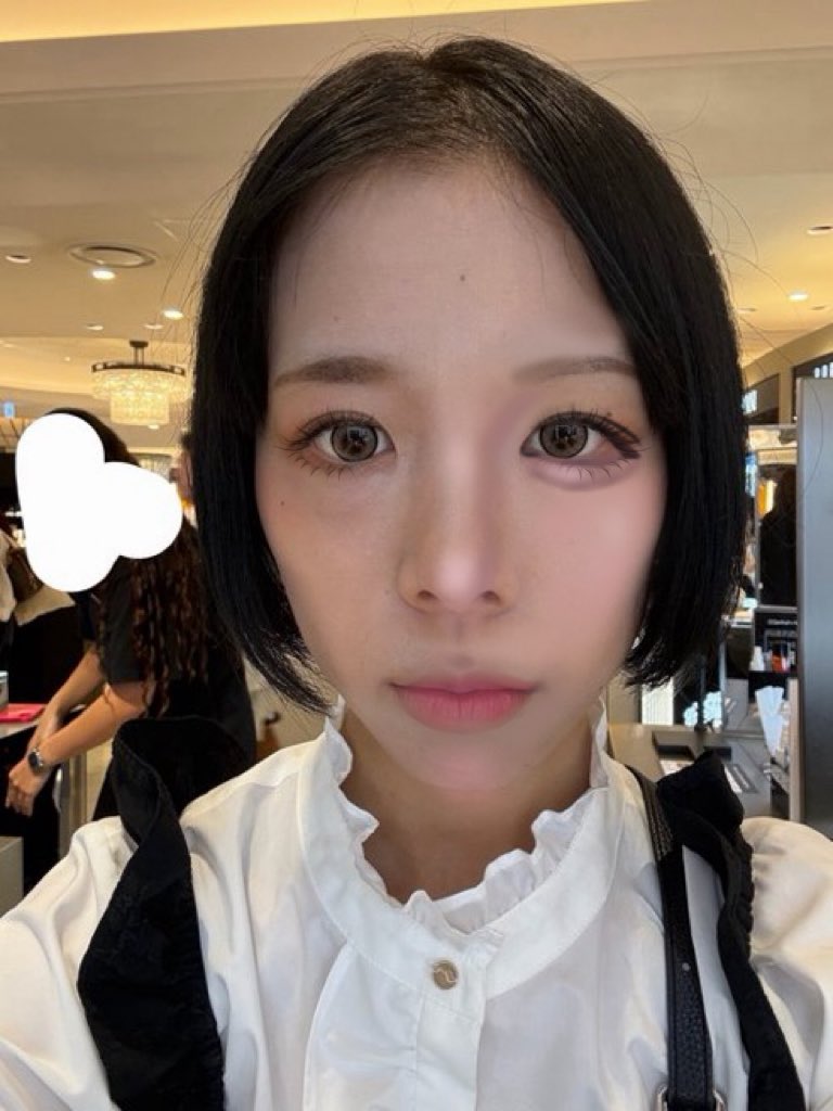 pp_okmr's tweet photo. 他の投稿見たけど素材は特別悪いわけじゃない、メイクセンスがあんまりないのかな。
ちょっとアイビスで描いただけ(右側)で割といい感じになるから頑張って欲しい https://t.co/Ox5OJYW9sD