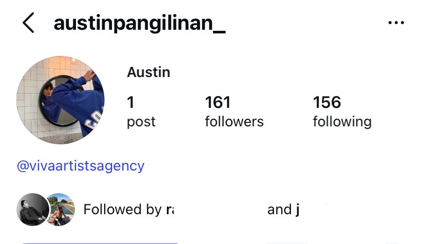 rabgelly's tweet photo. That guy is Ms. J, the same guy you claimed was the stepbrother of y, ms.j she’s handling with R. that’s why r followed him.  ‘Just recently’ when bro signed wt vv https://t.co/bmVI29JB2z