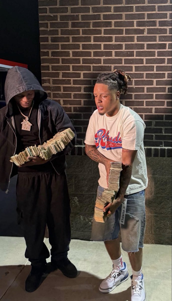 CeeMuneyyyy's tweet photo. If youn wanna see this shit blind yo self btch🧑🏾‍🦯‍➡️
#LLWayne
#LLTy
#LLQuin
#MemphisHomeOfTheMostDangerous https://t.co/c4pJJESLWP