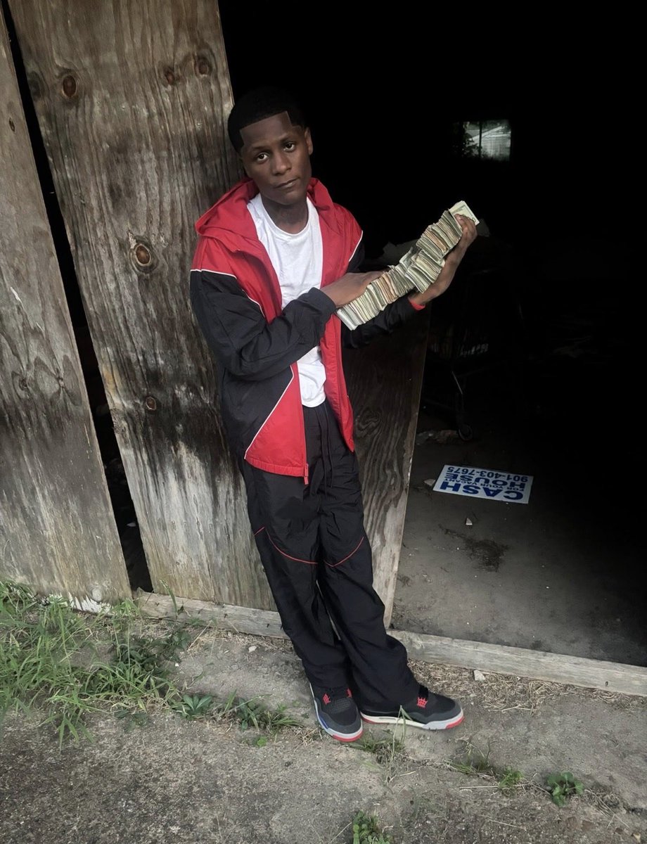 CeeMuneyyyy's tweet photo. If youn wanna see this shit blind yo self btch🧑🏾‍🦯‍➡️
#LLWayne
#LLTy
#LLQuin
#MemphisHomeOfTheMostDangerous https://t.co/c4pJJESLWP