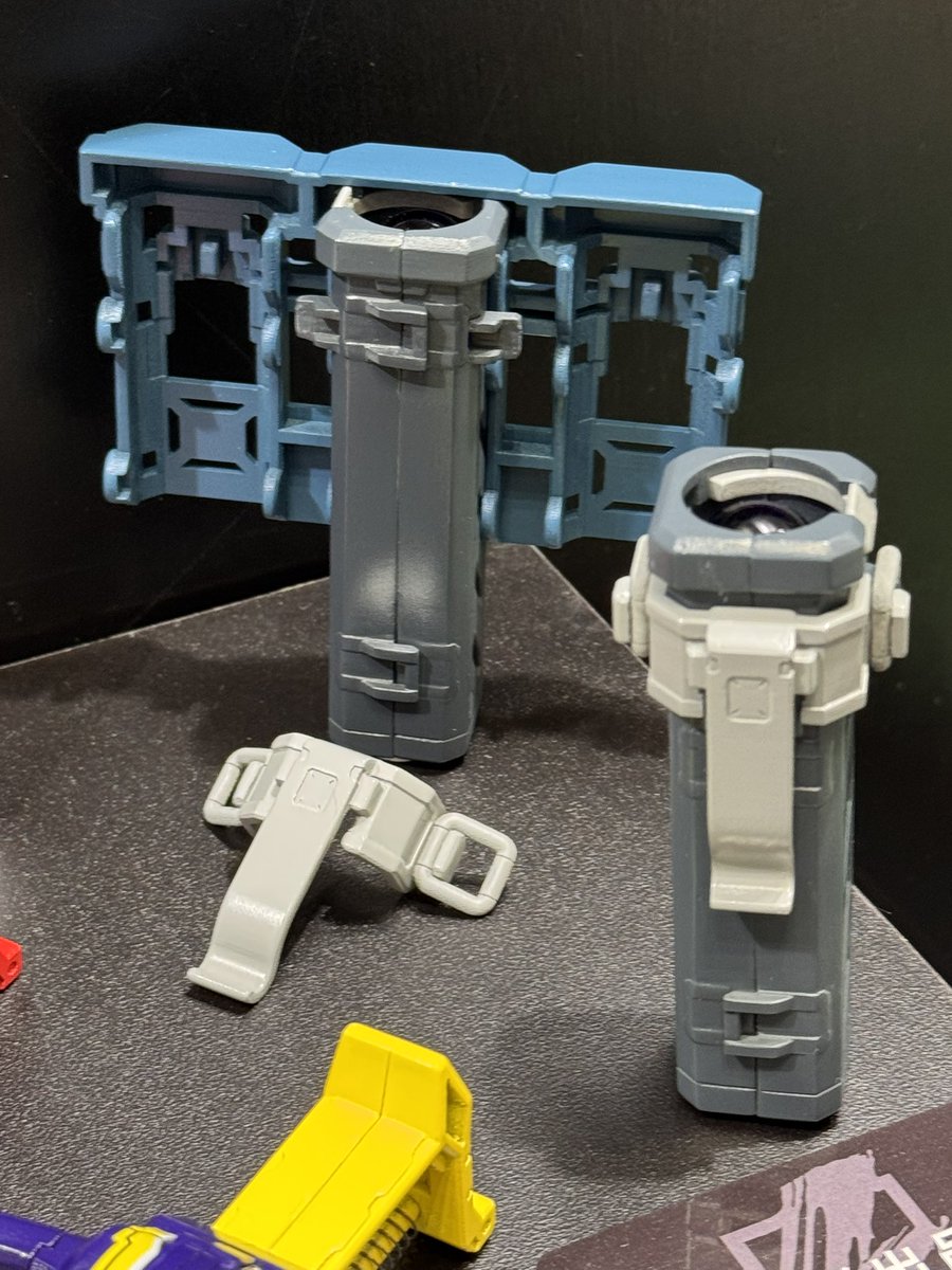 triple_hook's tweet photo. カスタムパーツセットにはさらにマガジン2本と、3本付けられるホルダーもあるみたい
スピードトリガーとパワートリガーは、もちろん先に発売した商品にも装着可能！ https://t.co/Pdp2j0tLU7