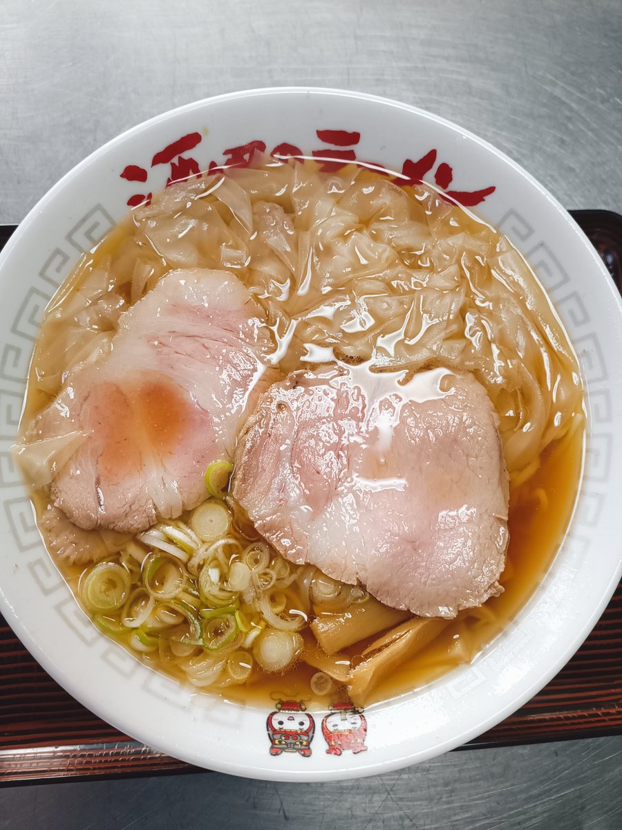 u4WqWvNlAQXSXmc's tweet photo. おはようございます。

この週末は大分、気温が低いみたいです
暖かいラーメンが恋しくなりますね。
今日もよろしくお願いします😁

＃三日月軒
#酒田のラーメン
#山形県 https://t.co/7DPIlgJwzx
