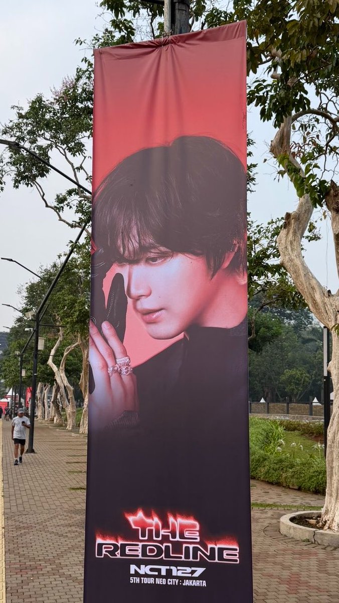jojohaechi's tweet photo. TOLONG PASANG BANNER INI DEPAN RUMAH GUA
SATU DI KIRI PAGER , SATU DI KANAN PAGER 😇 https://t.co/5bRcfo0Ay5